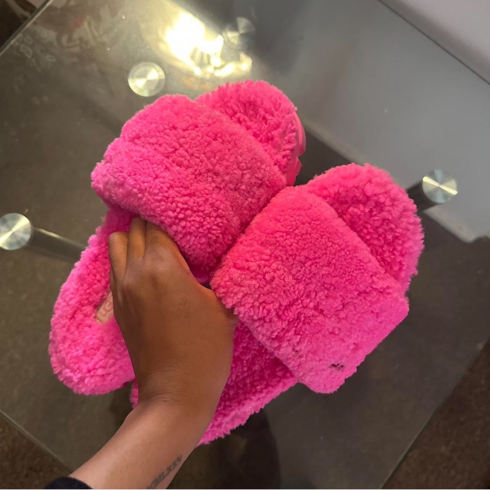 Brand new Ugg slides